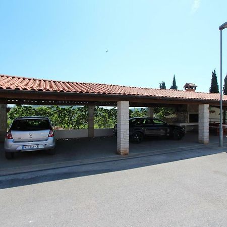 Apartments Villa Mara Rovigno Esterno foto