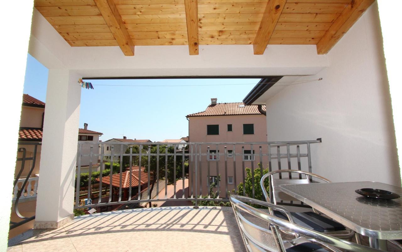 Apartments Villa Mara Rovigno Esterno foto