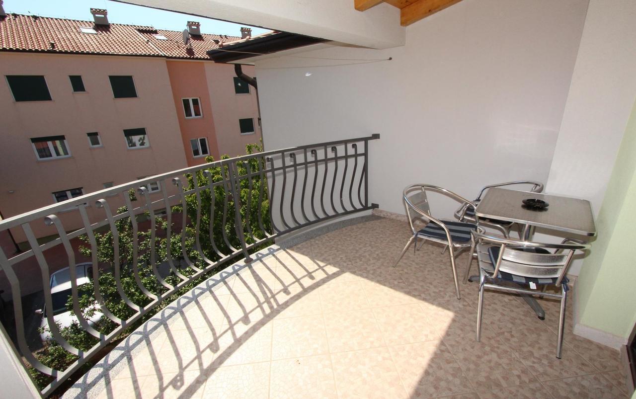 Apartments Villa Mara Rovigno Esterno foto