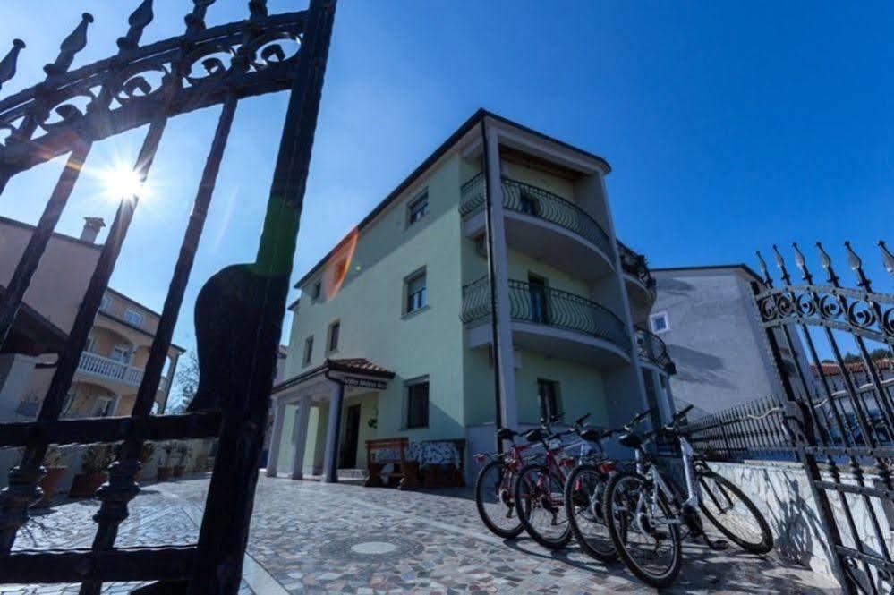 Apartments Villa Mara Rovigno Esterno foto