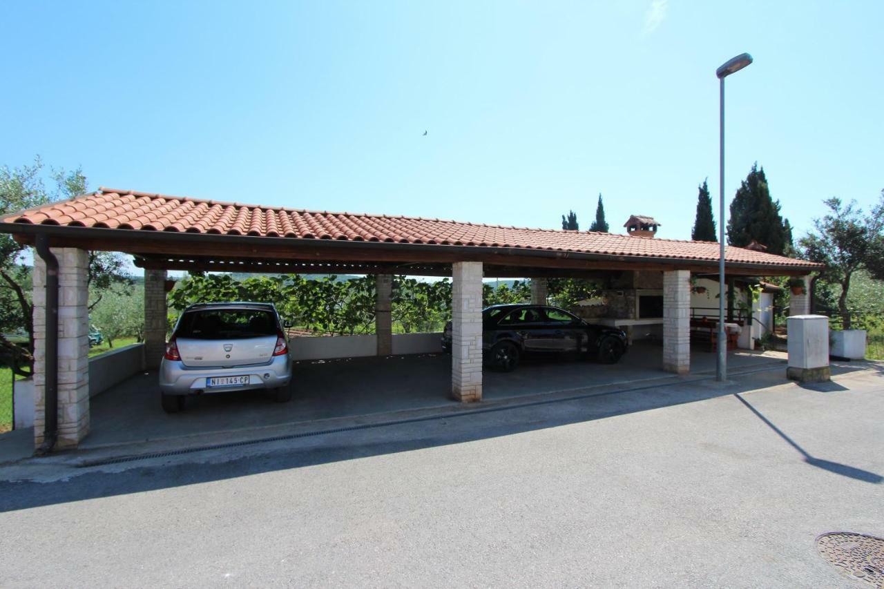 Apartments Villa Mara Rovigno Esterno foto