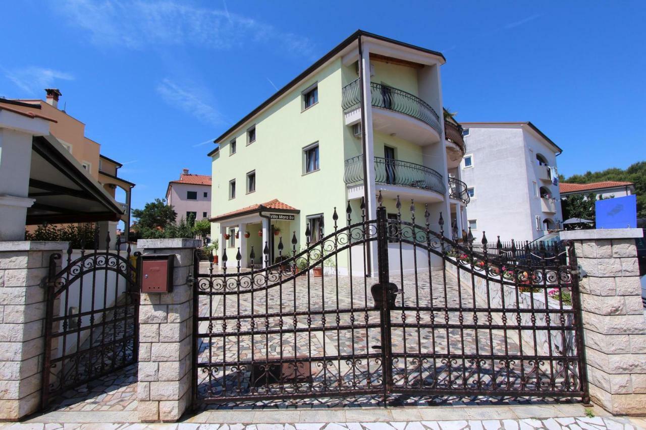 Apartments Villa Mara Rovigno Esterno foto