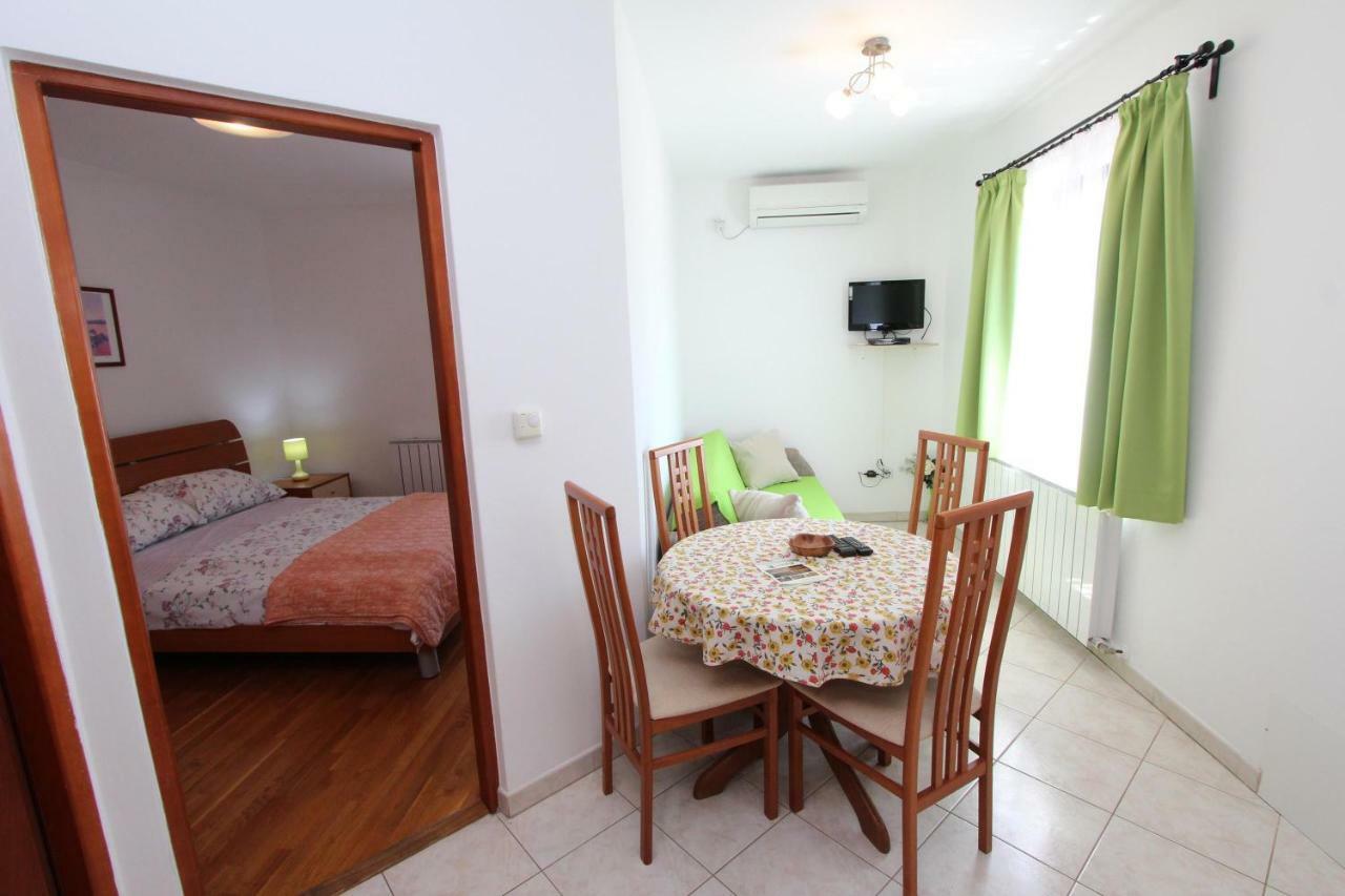 Apartments Villa Mara Rovigno Esterno foto