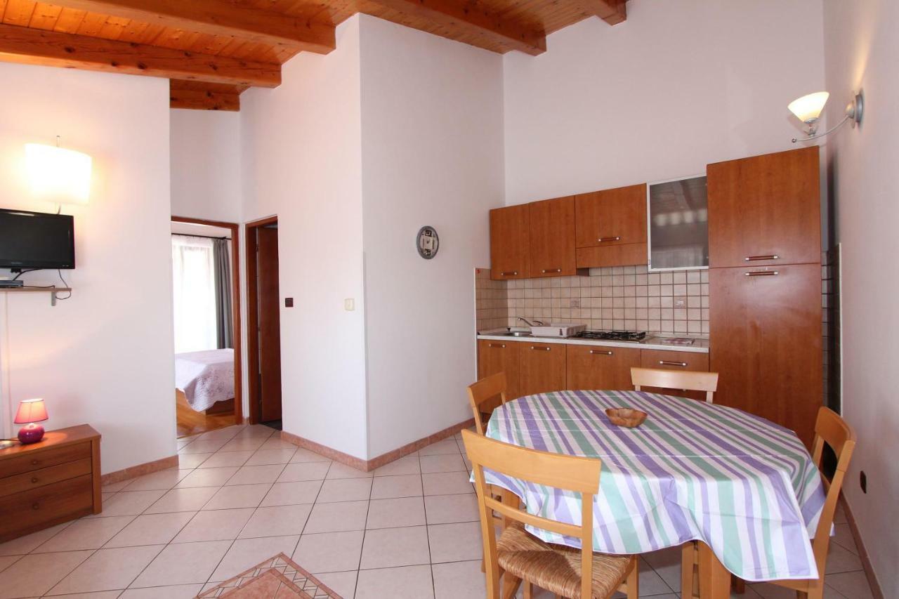 Apartments Villa Mara Rovigno Camera foto